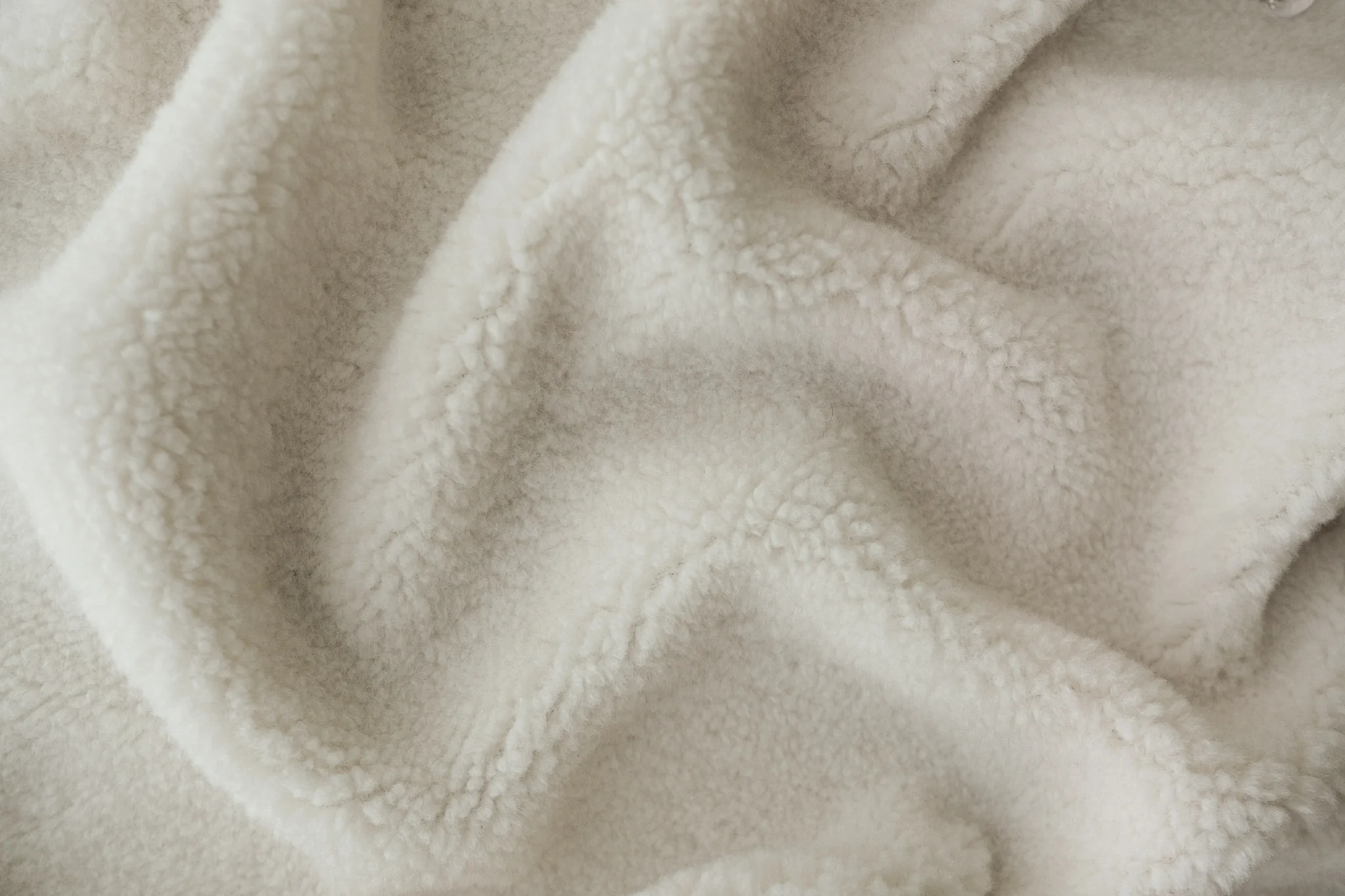 Moony Fleece Curved Accent Chair - Image 17