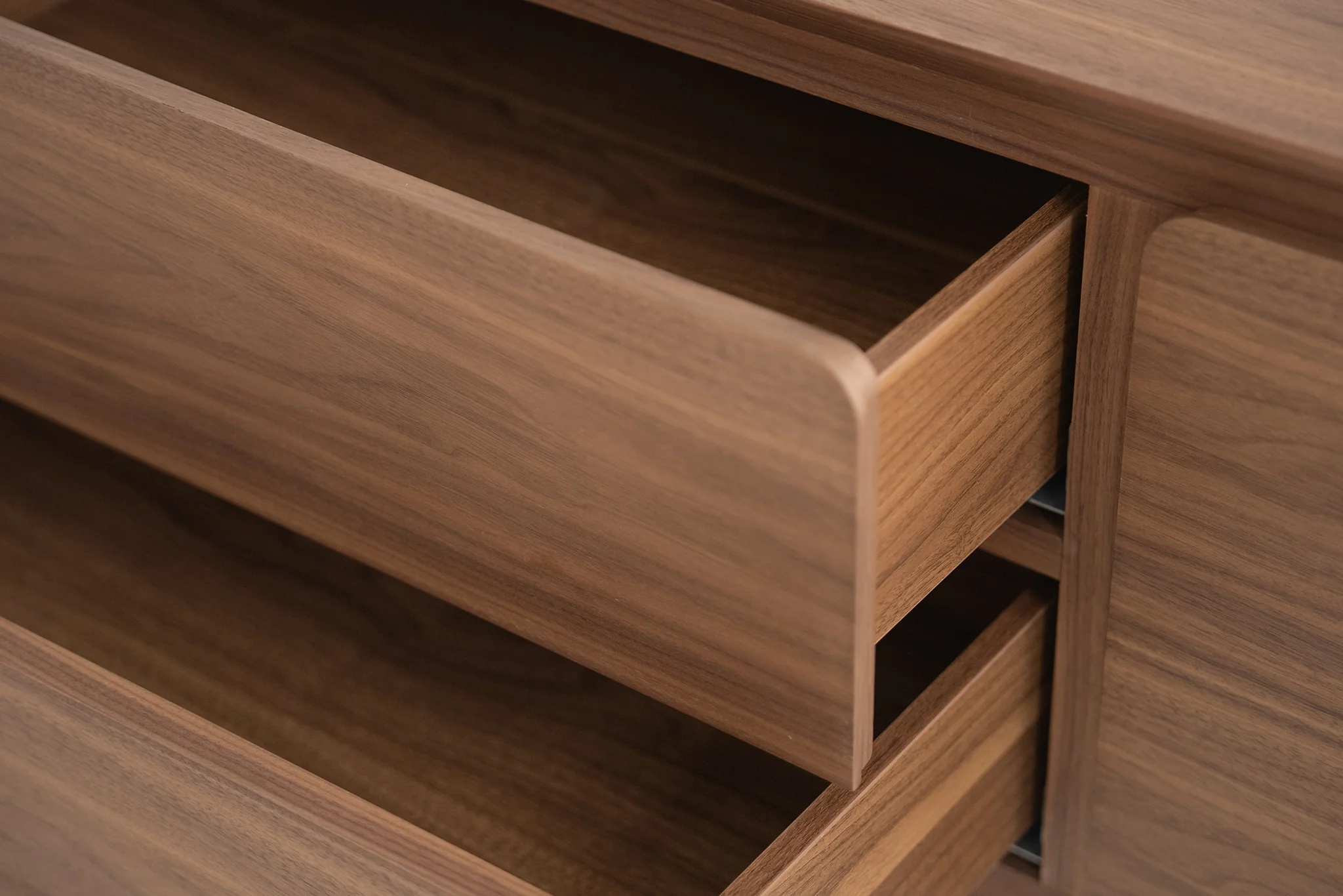 Gentlewood TV Stand in Crown Walnut - Image 10
