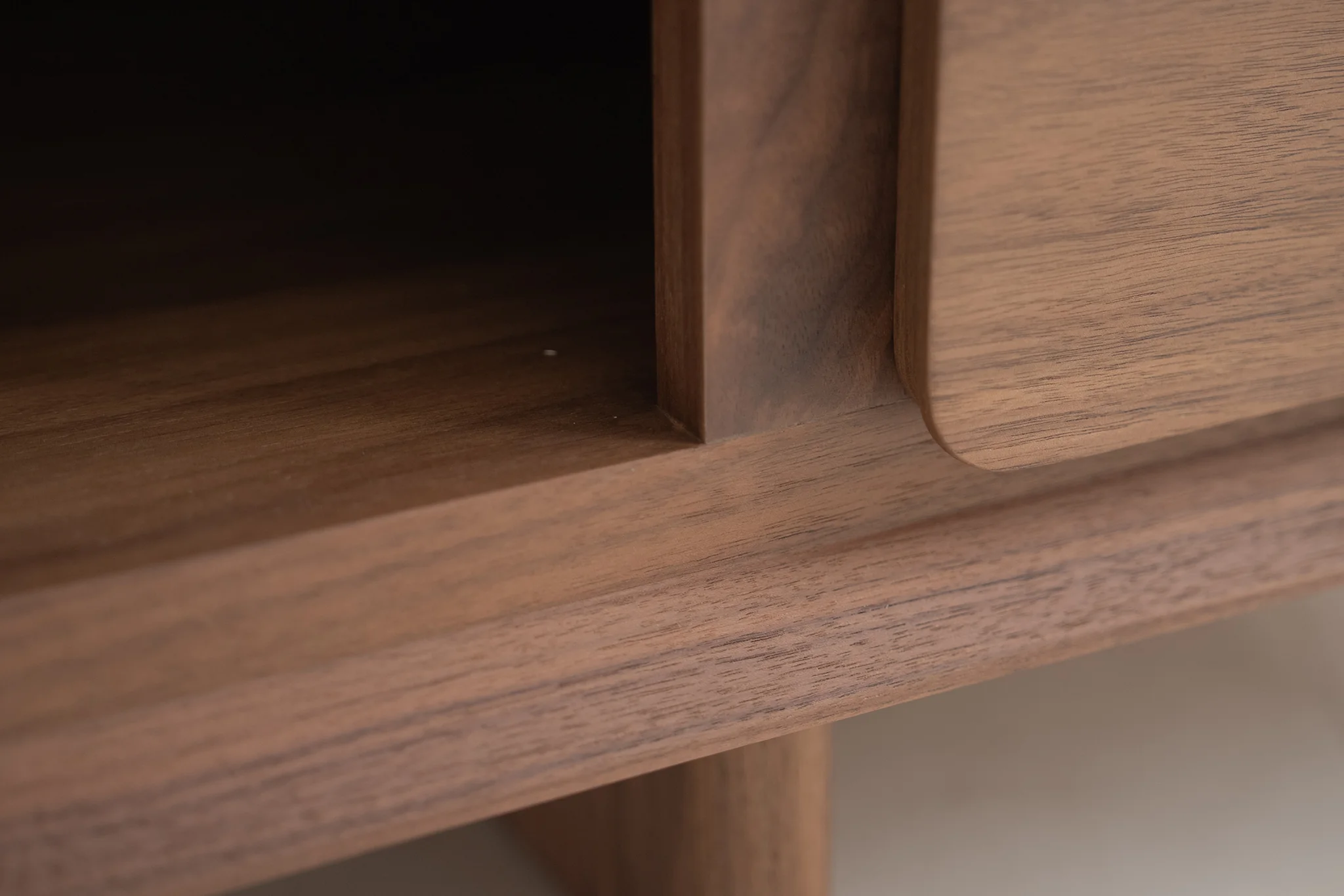Gentlewood TV Stand in Crown Walnut - Image 8