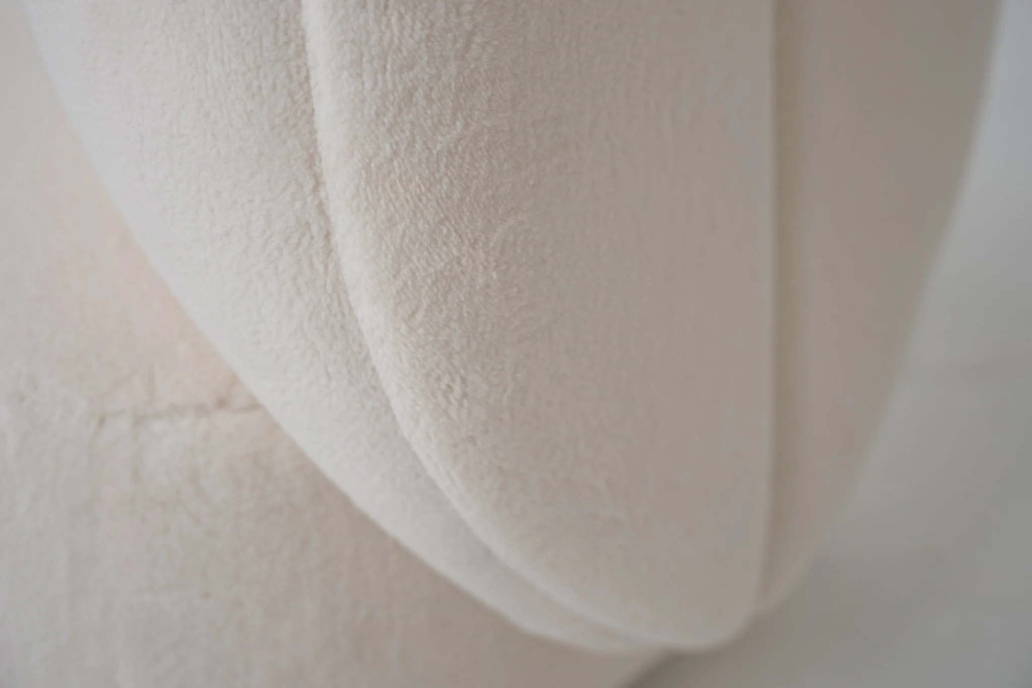 Moony Fleece Curved Accent Chair - Image 14