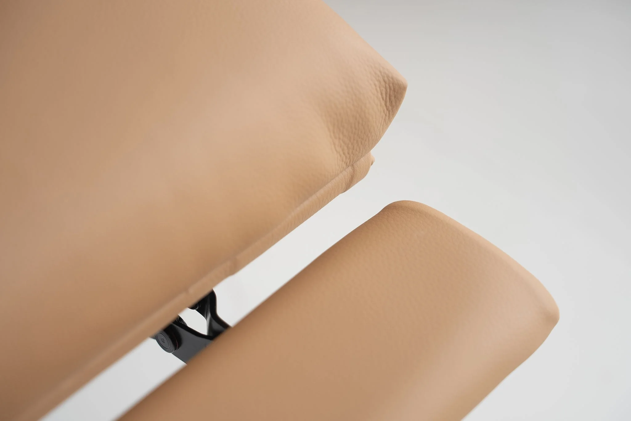Virelo Dual-Power Reclining Sofa with Ottoman - Image 8